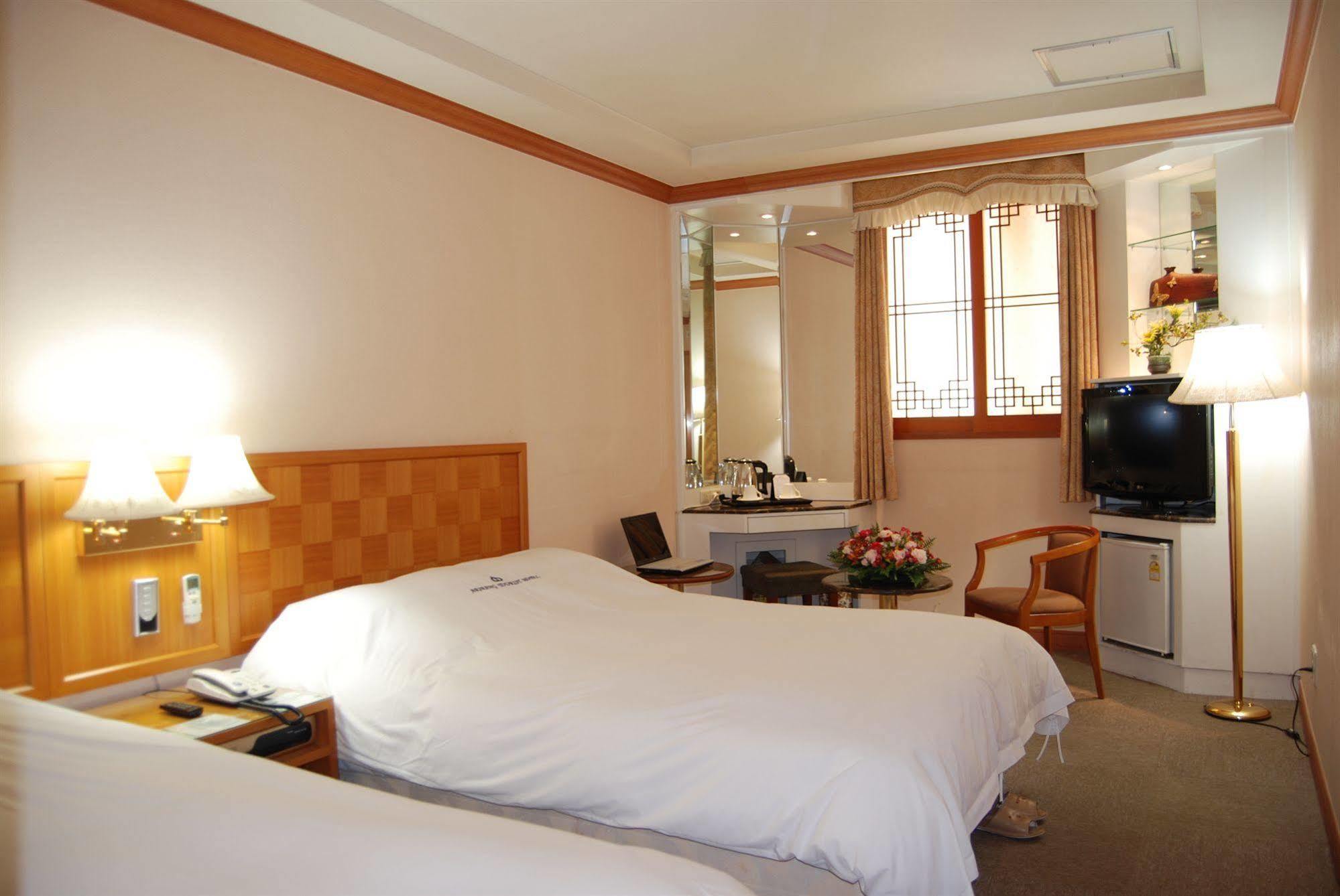 Arirang Tourist Hotel ČČchangwon Exteriér fotografie