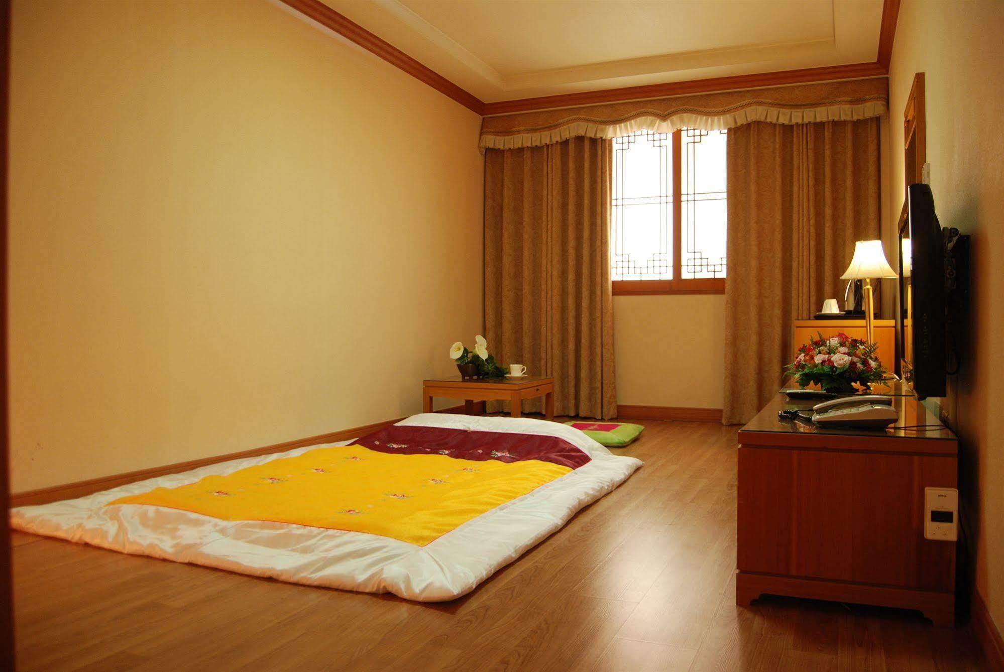 Arirang Tourist Hotel ČČchangwon Exteriér fotografie